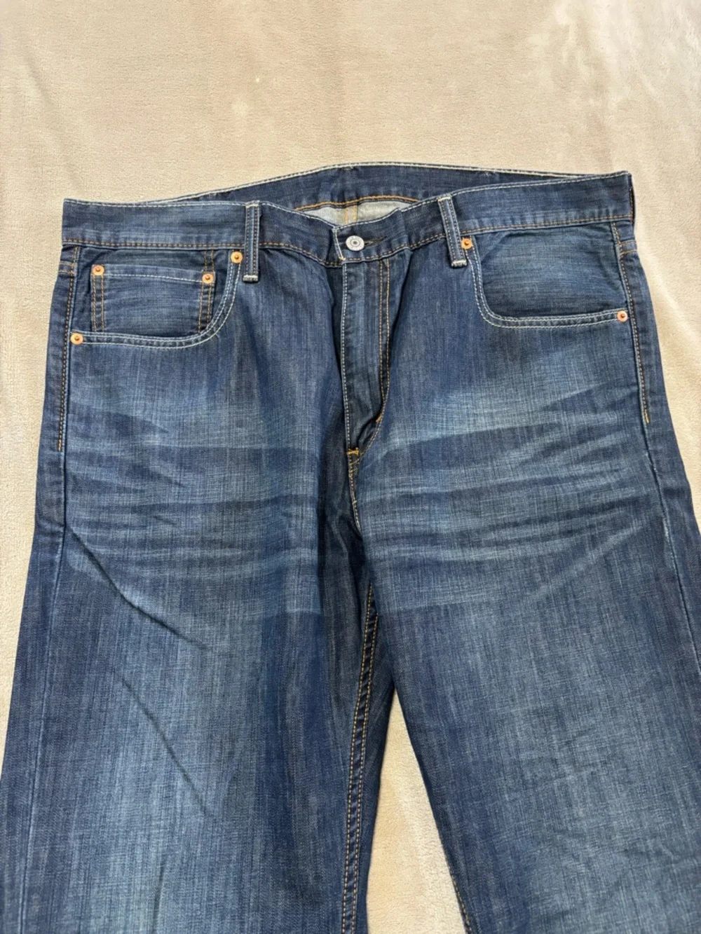Levis levi 527
